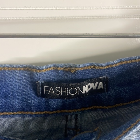 Fashion Nova blue distressed denim Capri Sz XL - Picture 6 of 8